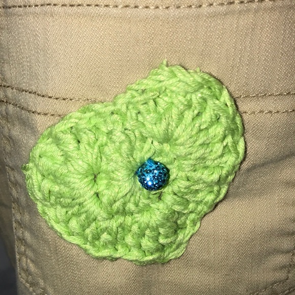 Women’s UPCYCLED EUC Sz 9 HAND CRAFTED, CROCHETED Chic Tan with Blue Crochet - Picture 5 of 16